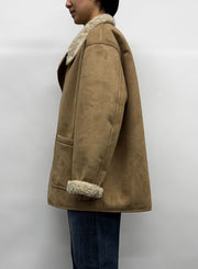 Veste beige Low Classic effet shearling col montant détail silhouette