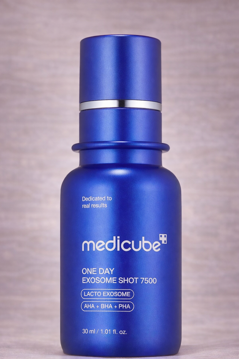MEDICUBE – ONE DAY EXOSOME SHOT PORE AMPOULE 7500  Revitalizing Serum with Microneedles – 30 ml