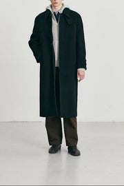 Dunst manteau mac noir ceinturé laine cachemire femme porté de face