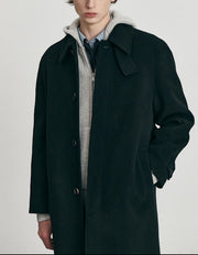 Manteau mac noir Dunst femme porté de côté